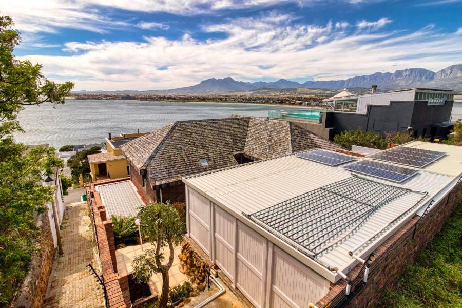 4 Bedroom Property for Sale in Gordons Bay Village Western Cape